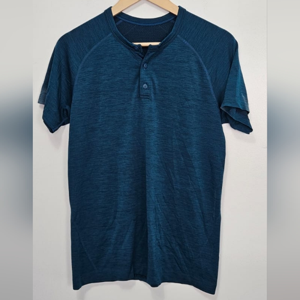 Lululemon Athletica Blue Short Sleeve Tee